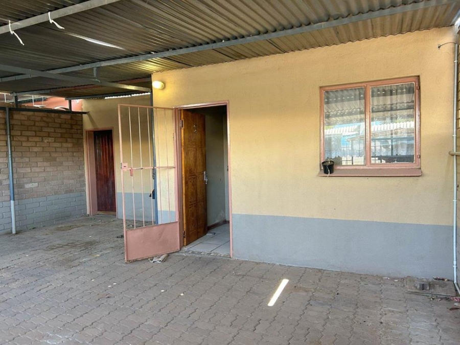 2 Bedroom Property for Sale in Flora Park Northern Cape